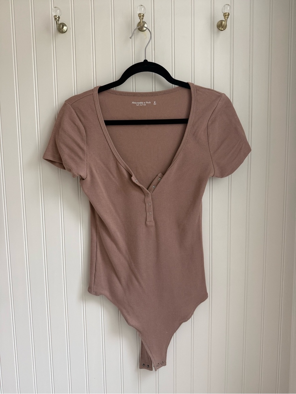 Abercrombie & Fitch Brown/Mauve Ribbed Henley Bodysuit - size M - never worn